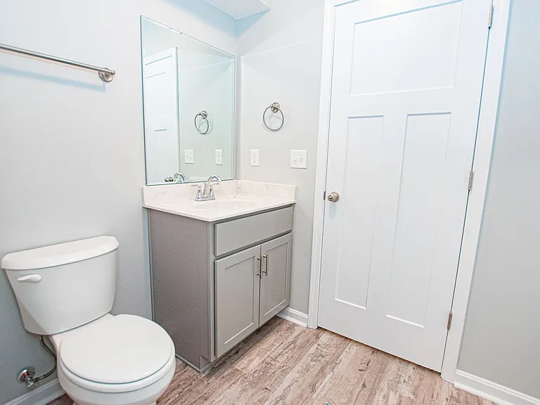 500 Eagle Pointe Dr — Photo 32