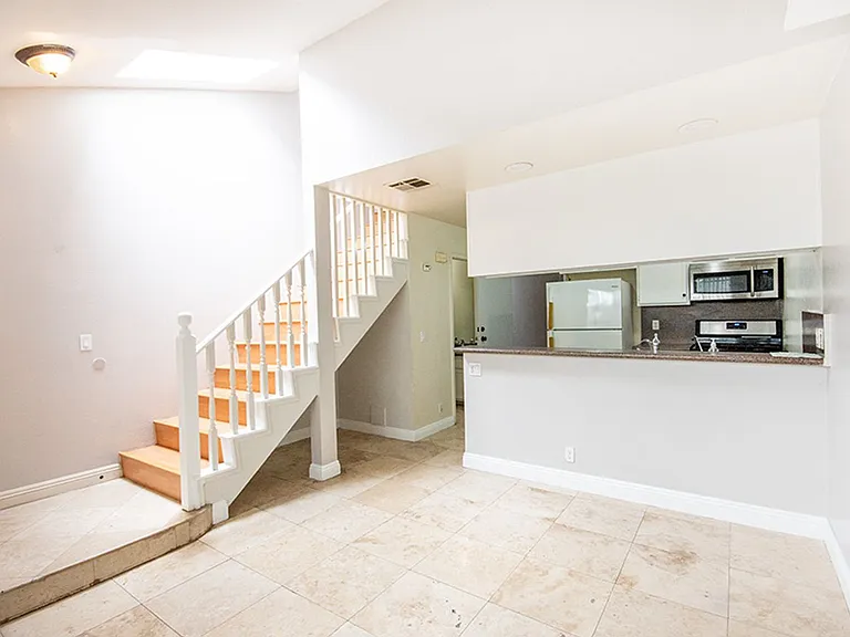 8065 Presidential Way — Photo 10