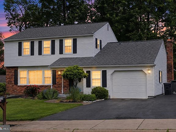 2nd image of 2223 Rosewood Dr