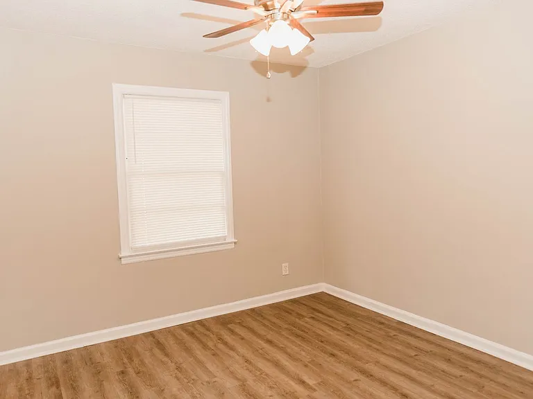 2780 Hall Dr SE — Photo 26
