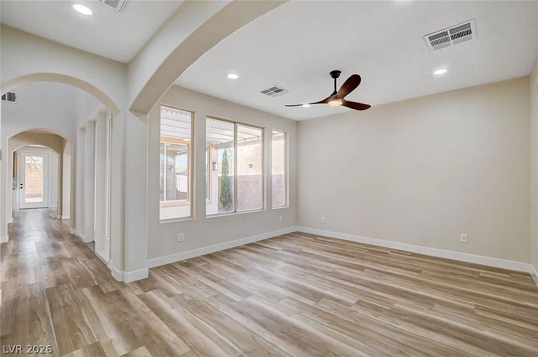 4 bed, 3.0 bath, 2405 sqft, $3,550 — Photo 3