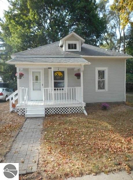 1st image of 516 Cedar St