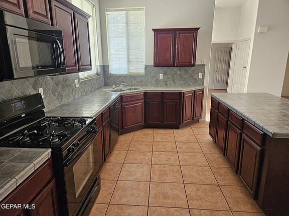 5th image of 7351 9th St