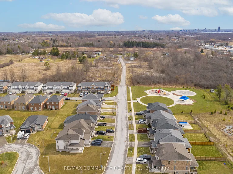 1450 Sharon Dr — Photo 32