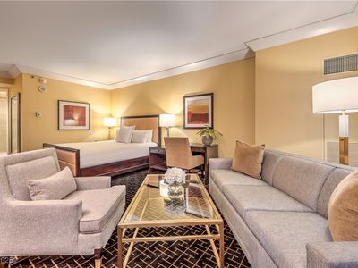 2000 N Fashion Show Dr Unit 5300, Las Vegas, NV, 89109