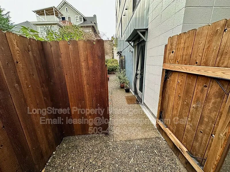 1 bed, 1.0 bath, 600 sqft, $1,595 — Photo 3