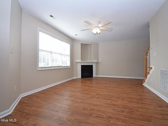 3rd image of 2380 Vineyard Dr APT J1