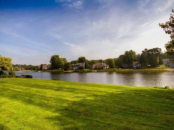 3rd image of 91 Bay Circle Dr