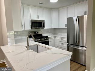 1055 Gardenview Loop APT 102, Woodbridge, VA 22191