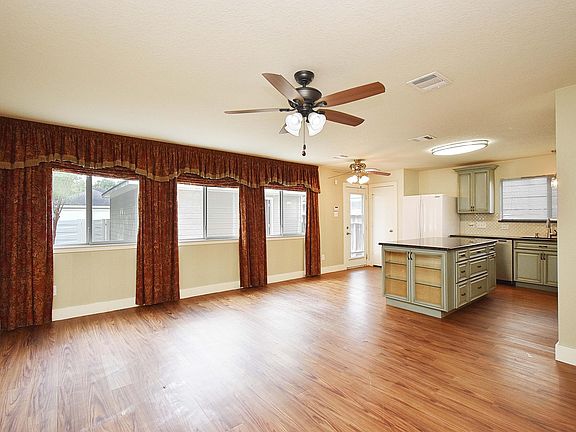 5th image of 26866 Wellington Ct