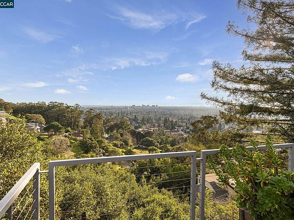 4th image of 161 Panoramic Way