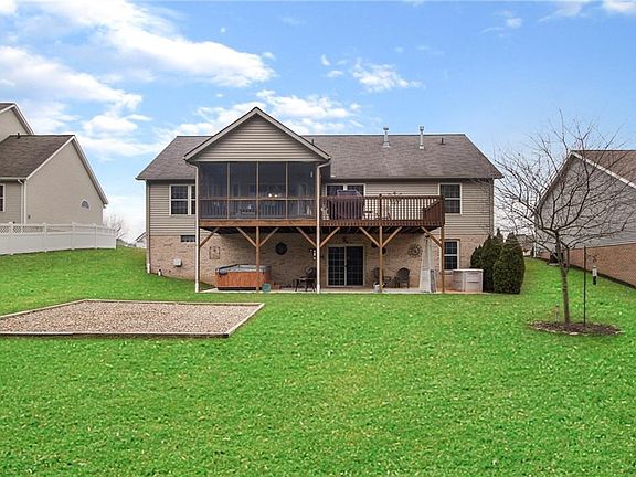 3rd image of 1183 Falling Brook Cir