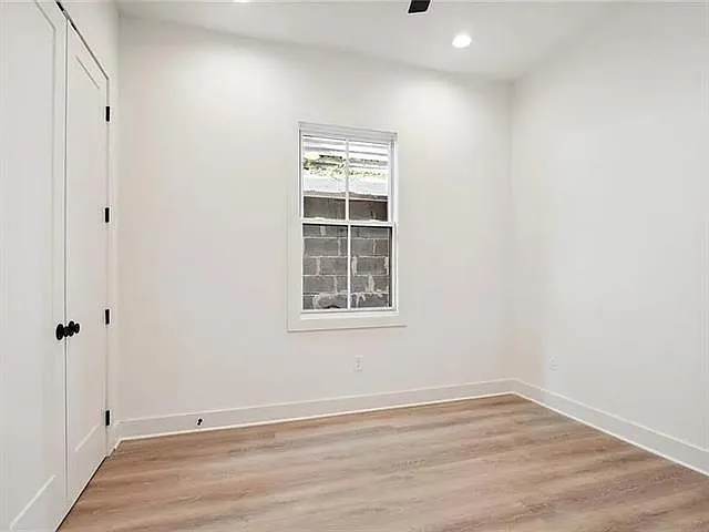 957 Saint Mary St — Photo 14