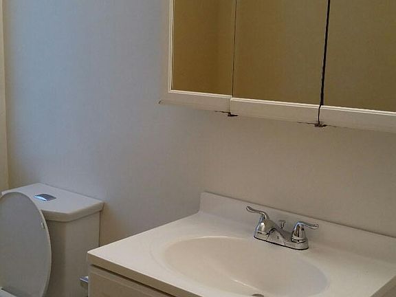 207 Chateau Lane Butler Pa for rent. Updated bath. Fresh, clean. Ceramic tile flooring.