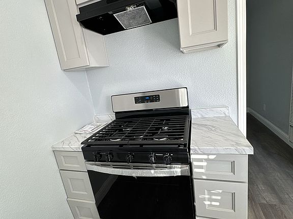 4th image of 1104 E K Ave APT A