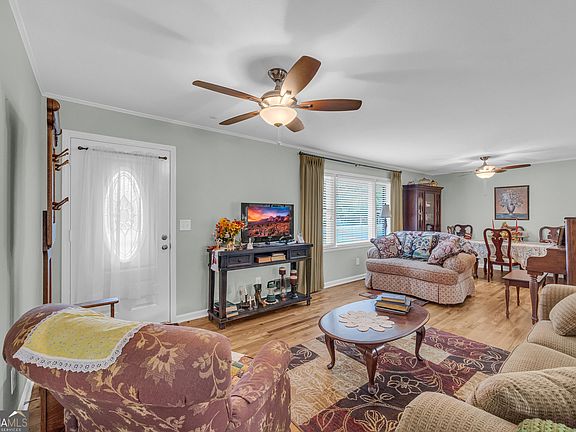 5th image of 1229 Crestview Dr