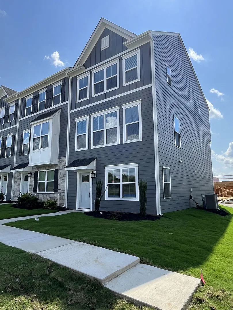 Brand New End Unit 4 Bed Townhome in Steele Creek — Photo 1