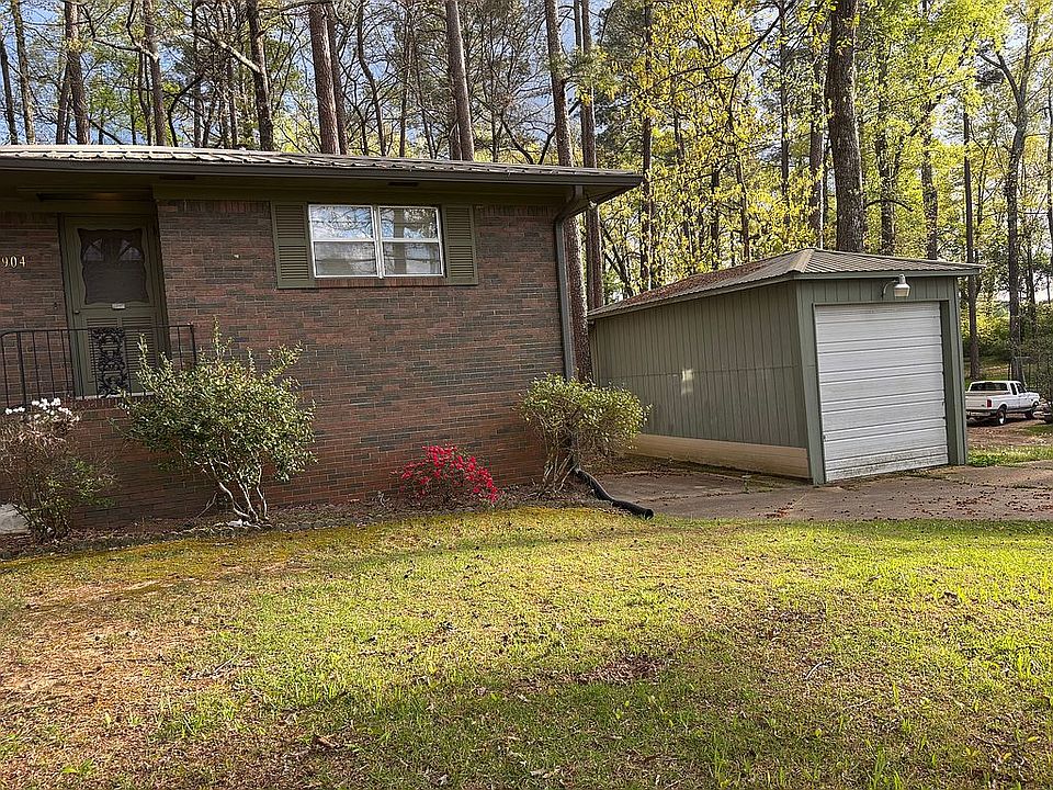 1st image of 3904 Parkwood Rd
