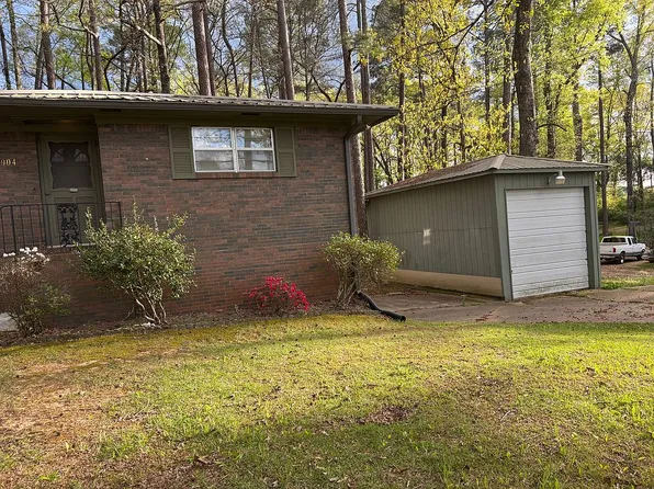 3904 Parkwood Rd, Bessemer, AL 35022