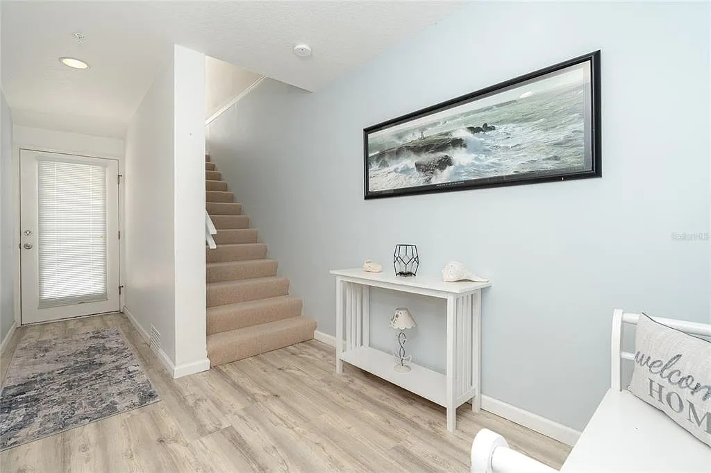 3 bed, 3.0 bath, 1590 sqft, $6,000 — Photo 3