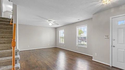 2nd image of 207 Run Swamp Rd