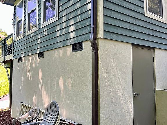 5th image of 105 Bay Dr