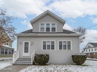 22 Finlay St, Amsterdam, NY 12010