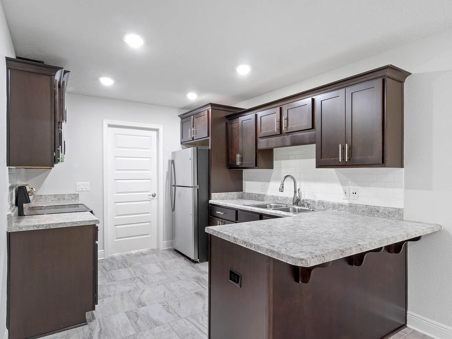 8079 Ira Dr — Photo 2