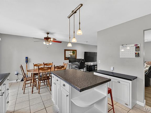5th image of 4634 Chippewa Way