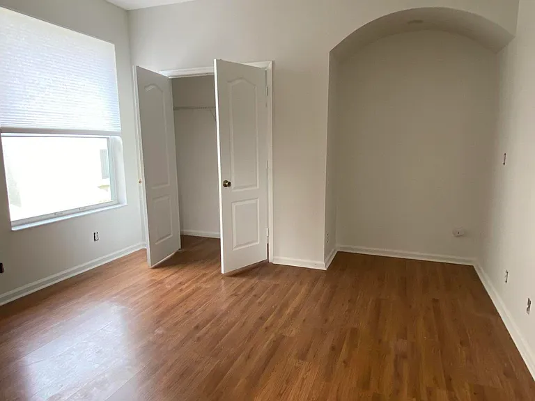 880 NW Waterlily Pl — Photo 6