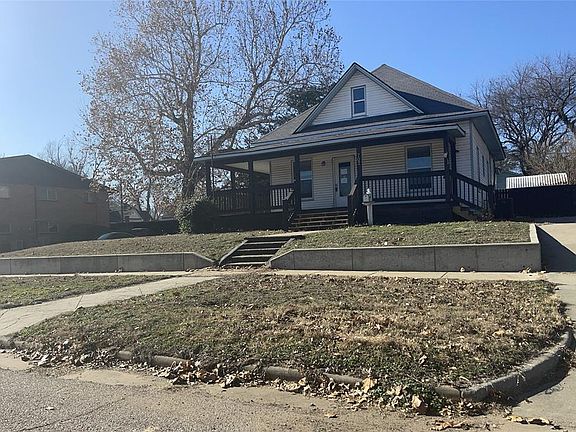 4th image of 702 N Beard Ave