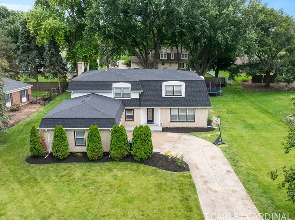 350 Meadowlark Rd, Bloomingdale, IL 60108