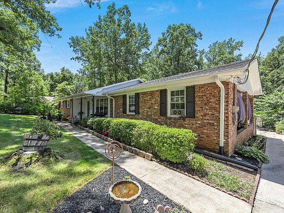 4th image of 246 Holly Dr