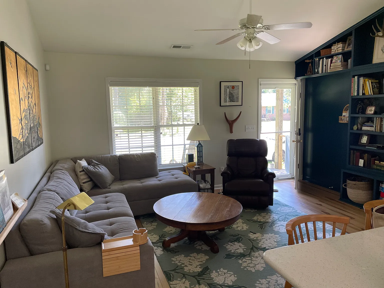 3 bed, 1200 sqft, $1,900 — Photo 2