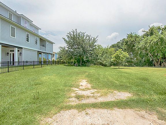 4th image of 125 East Shore