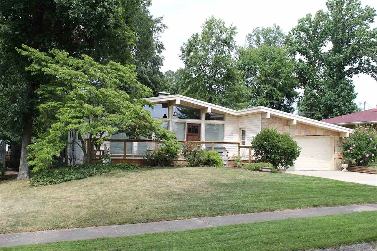 324 Forest View Dr photo 1