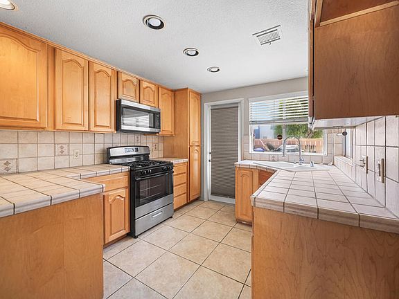 5th image of 49156 Garland St