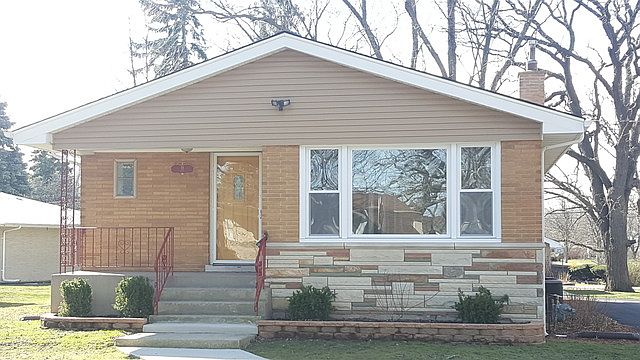 1st image of 19 E 157th St