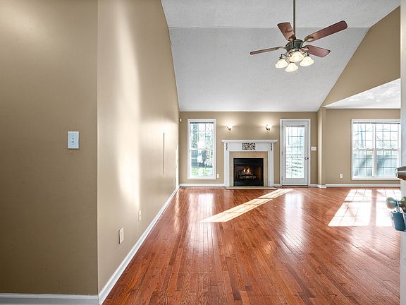 5th image of 3693 Kendra Ct S