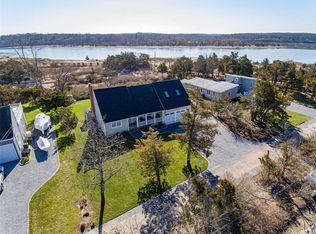 17 Beach Plum Ln, Saint James, NY 11780
