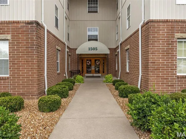 1505 S Old Highway 94 APT 205, Saint Charles, MO 63303