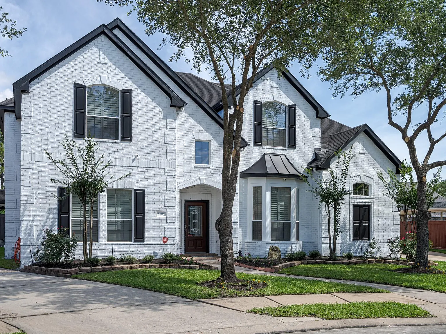 4 bed, 3.5 bath, 3829 sqft, $5,500 — Photo 1