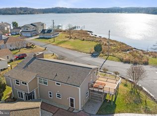 911 Shore Dr, Edgewater, MD 21037