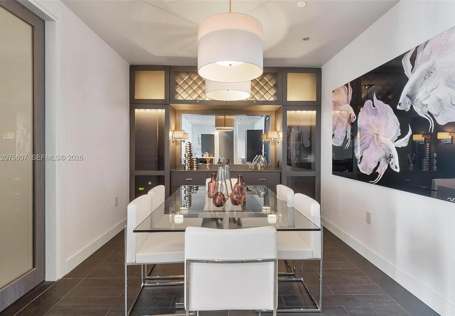 Epic West Condo — Photo 3