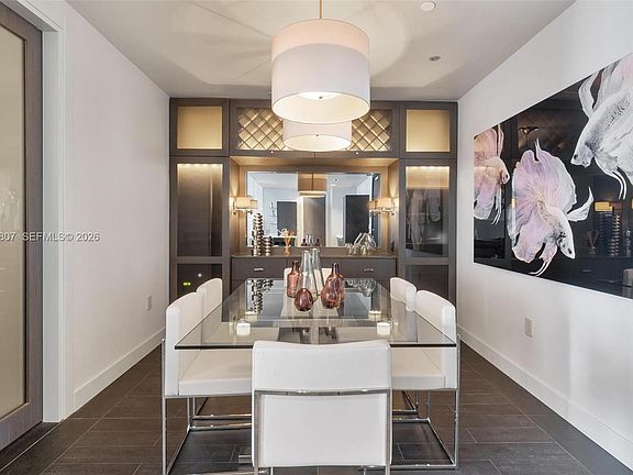 3rd image of 200 Biscayne Boulevard Way APT 5211