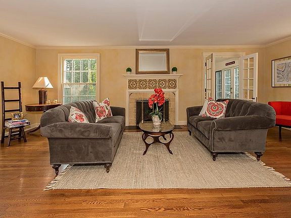 5th image of 60 Farmcote Dr