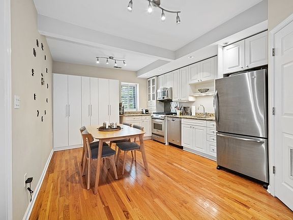 4th image of 2246 N Magnolia Ave
