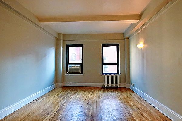 1st image of 11 Waverly Pl #11B