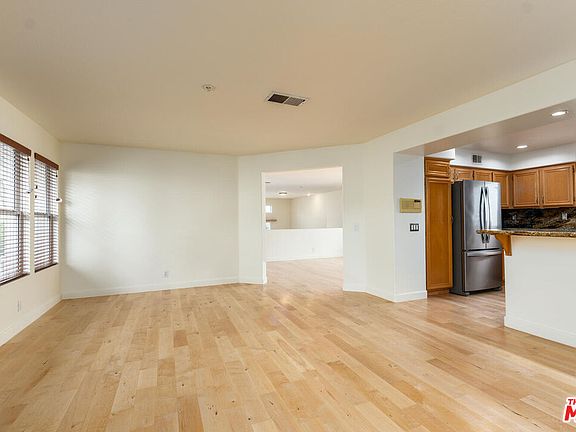 4th image of 8213 Hannum Ave