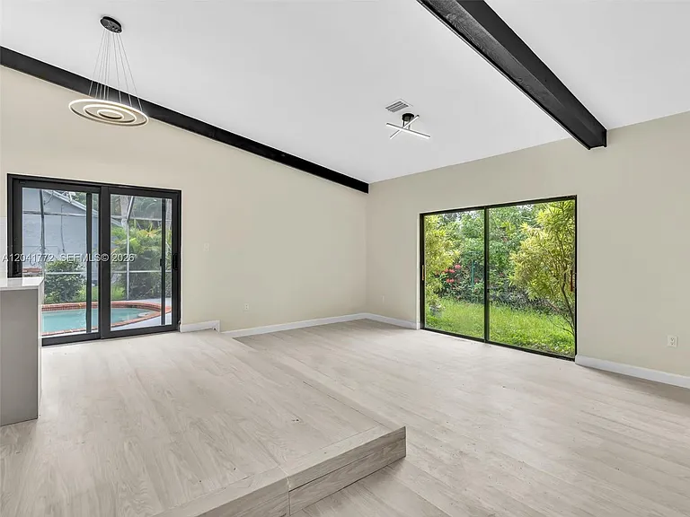 8813 Paradise Ct — Photo 9